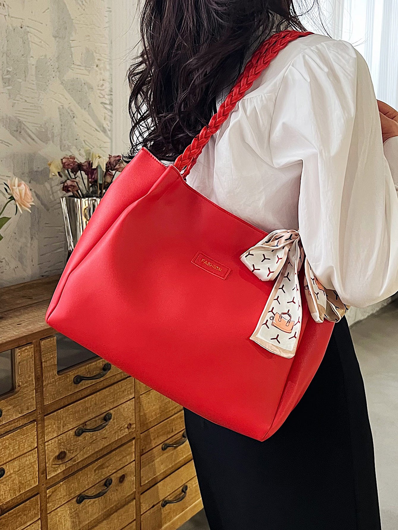 Women's Fashionable Letter Label Decorated Tote Bag,Retro Casual Large Capacity Shoulder Bag with Silk Scarf Decor